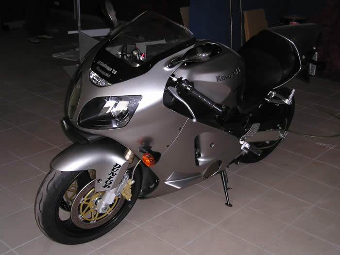 ZX 12 schräg vorne